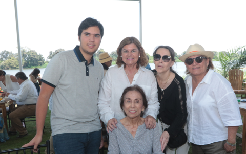 Gustavo Giler, Lorena De la Torre, Lorena Philips, Angélica Navarrete y Carmen Murrieta.
