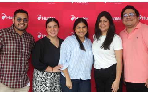 Joffre Sudario, Romina Landires, Judi Mejía, Carla Párraga y Roberto Guillén.