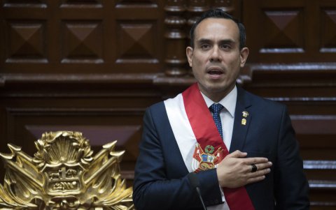 El presidente interino de Perú, José Jerí Oré tras jurar su cargo ante el Pleno del Congreso este jueves en Lima, (Perú).
