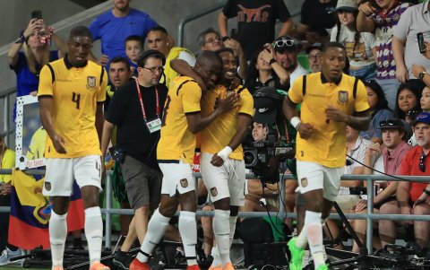 Jugadores de Ecuador celebran un gol en un partido amistoso entre Estados Unidos y la Tri en el estadio Q2, en Texas (Estados Unidos).