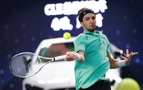 Arthur Rinderknech eliminó al ruso Daniil Medvedev por 4-6, 6-2 y 6-4.