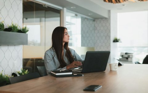 Además, se establece que las horas no laboradas podrán ser recuperadas.