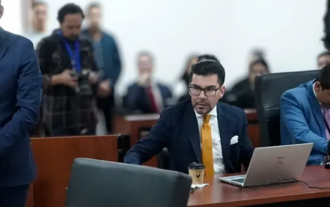 Carlos Alarcón es el actual fiscal general del Estado subrogante de Ecuador, tras la renuncia de Wilson Toainga, quien reemplazó a Diana Salazar.