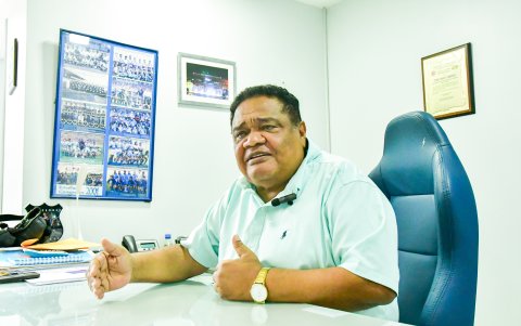 Jorge Guzmán desde su despacho presidencial en el estadio George Capwell.
