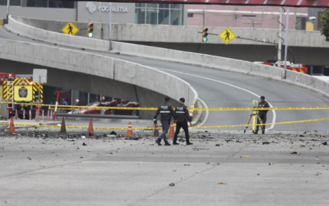 Panorama actual luego del atentado con coche bomba en Guayaquil.