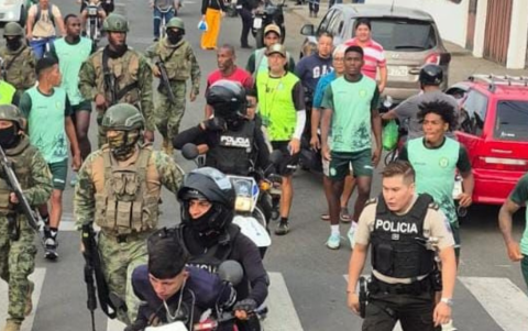 Angulo se disponía a ingresar al estadio Reales Tamarindos cuando fue sorprendido por un individuo que abrió fuego en su contra.