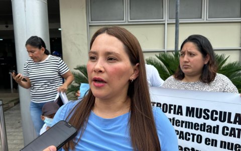 Estefanía Castro, madre de un niño con atrofia muscular espinal, denunció la falat de medicamentos y atención especializada .