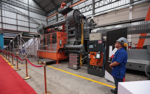 PICA presenta su nueva Máquina 4500 en su planta productiva.