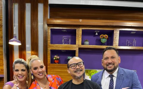 Con el equipo de Noticias de la mañana.