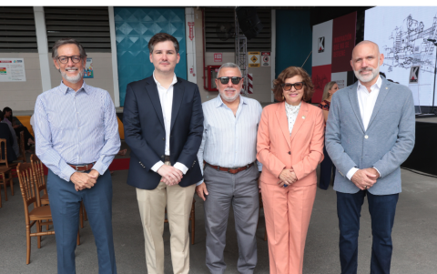 La ministra Ivonne Núñez acompañada de Luis Alberto Salvador, Carlos Alfonso Martínez, Juan Carlos Navarro y César Pérez.