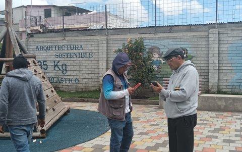 TUNGURAHUA. MARIO TORRES JUNTO CON TECNICOS DE COMSECA REVISAN LAS ALARMAS COMUNITARIAS.
AG-EXTERNO