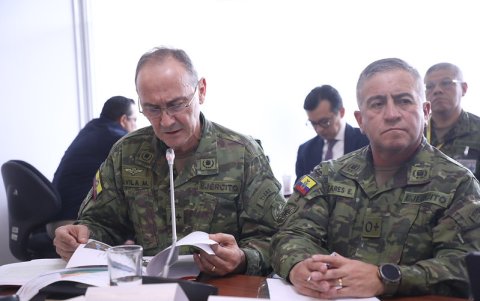 Manuel Dávila y Edwin Cañizares fueron los generales que asistieron a la Comisión de Soberanía, Integración y Seguridad Integral de la Asamblea Nacional.