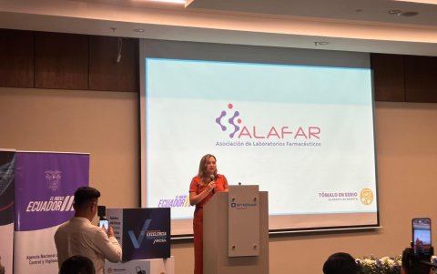 La presidenta de ALAFAR, Lorena Chamorro, destacó que la certificación fortalecerá la confianza ciudadana en las farmacias del país.