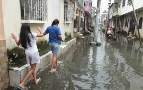 Varias zonas de la ciudad, como Sauces, Samanes y algunas etapas de la Alborada, históricamente se han inundado con facilidad.