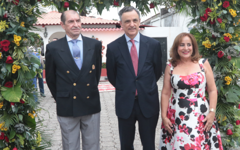 Vicente García, Pedro José Sanz y Aránzazu de Gomendirrutia.