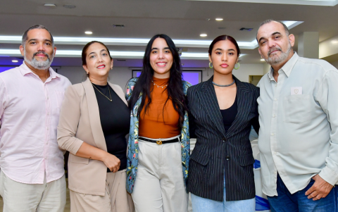 Leonardo Jouvin, Varinia Jouvin, Andrea Jouvin, Tuti Jouvin y Andrés Jouvin.