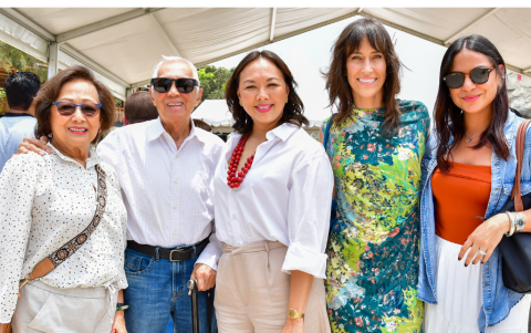 Glroia de Camchong, Simon Camchong, Cindy Camchong, Jennifer Heemstra y María Belén Faytong.