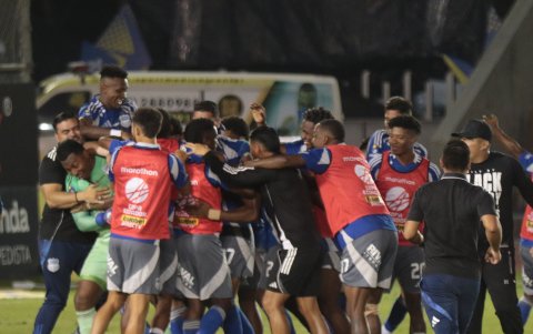 Emelec busca clasificar a la Copa Sudamericana 2026.