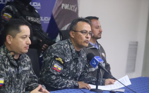 La Policía Nacional realiza controles y decomisa armas ilegales.
