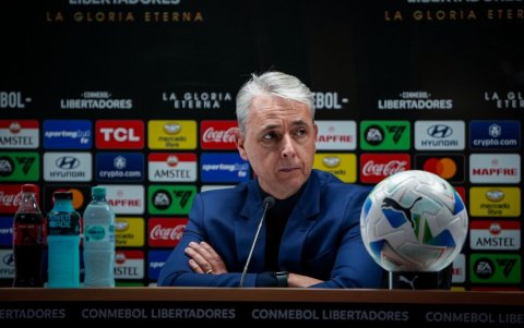El técnico brasileño durante la rueda de prensa post partido.