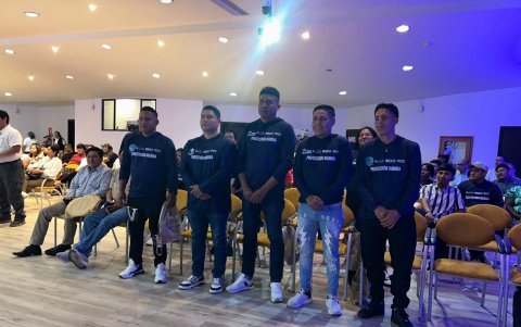 Custodios fueron aplaudidos en el Congreso.