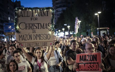 Manifestantes portaron pancartas y fotografías.