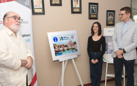 María Fernanda Robles, autora del cuadro, Francesco Aycart y Luigi Orlandini.