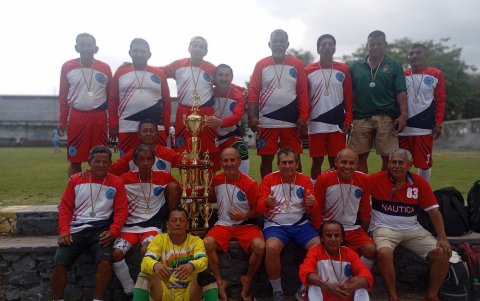 Dinosaurios resultó vicecampeón del torneo máster.