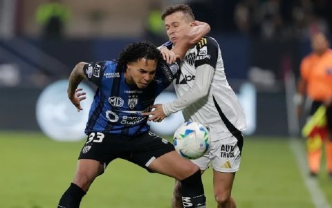 Andy Velasco (i) no estará disponible las próximas 3 semanas para el equipo Rayado por un desgarro.