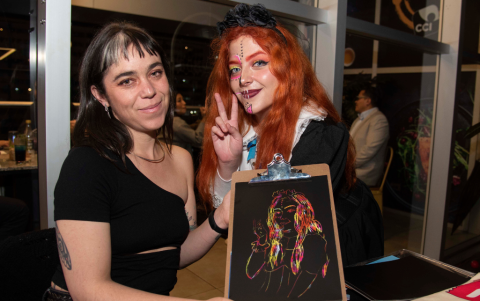 Canela Samaniego y Odalis Pino.