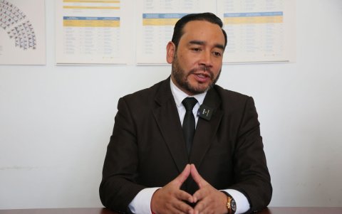 Juan González es el jefe de la bancada correísta en la Asamblea Nacional. Él reemplazó a Viviana Veloz