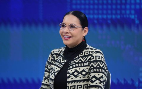 Diana Atamaint es presidenta del CNE.