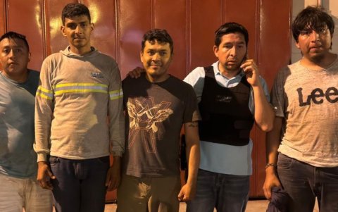 Los cuatro hombres rescatados por la Policía Nacional.