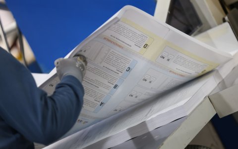 El Consejo Nacional Electoral avanza con la impresión de las papeletas en las que se incluye la pregunta sobre la Asamblea Constituyente.