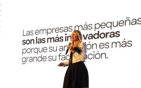 Vilma Núñez en el Cogreso La Cámara de Ideas, en Guayaquil.