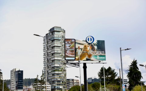 Publicidad exterior en avenidas principales de Quito será regulada bajo nuevas disposiciones.