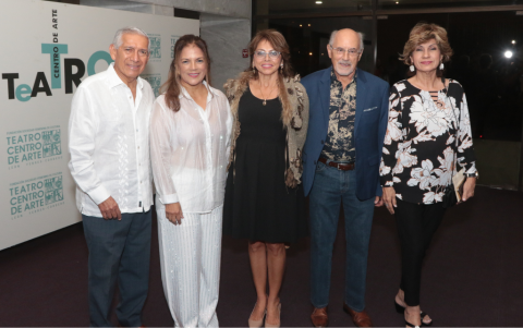 Nicanor  Moscoso, Luz Marina de Moscoso, Cecilia de Haylock, Bassil Haylock y Sonnia de Marques.