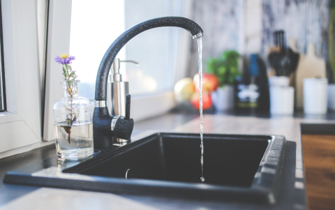 Referencial. En Samborondón van en aumento las quejas por suspensión del servicio de agua.