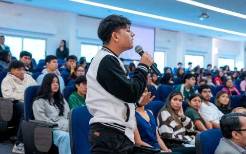Voces Libres se consolida como un espacio donde estudiantes y expertos reflexionan sobre el futuro de la educación y la Generación Z.