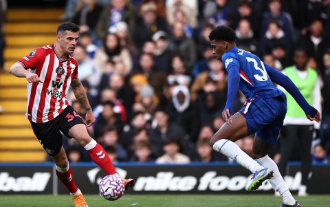 El suizo Granit Xhaka (i) es uno de los refuerzos que llegó al Sunderland.