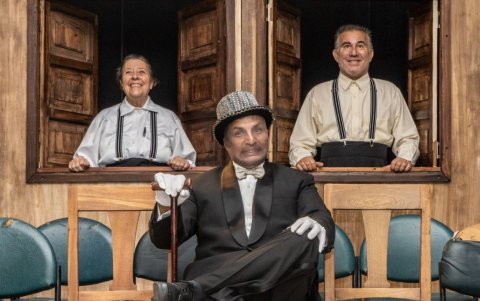 El director Virgilio Valero llega a Cuba con la obra El Anuncio que une el teatro del absurdo con las raíces simbólicas del Ecuador.