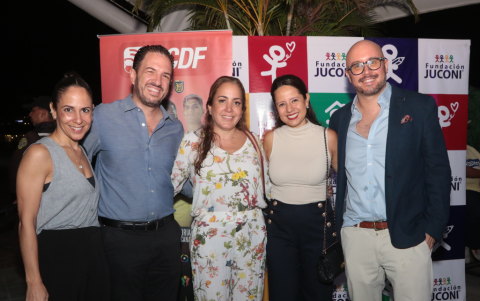 Cuki Poveda, Alfredo Montes, Ivonne Medina, y Stefanie y Richard Corbette.