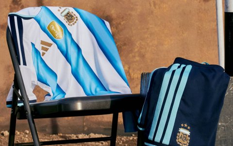 El uniforme titular que utilizará Argentina en el Mundial 2026.