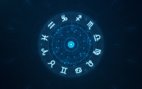 Descubre cómo preparar tus proyectos y vínculos durante el último Mercurio retrógrado del año.