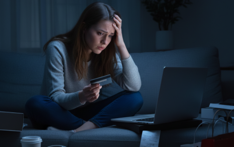 Muchas personas resultan afectadas por ofertas engañosas durante el Black Friday.