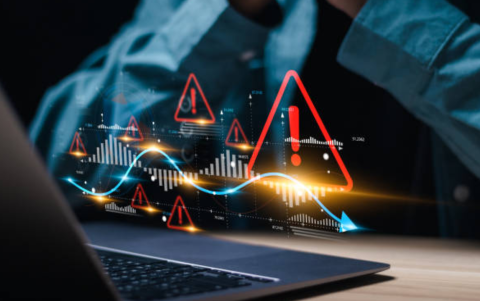 La falla tecnológica no es causada por Mercurio, sino que se hace evidente por la distracción. Es un recordatorio para hacer copias de seguridad y doble revisión.