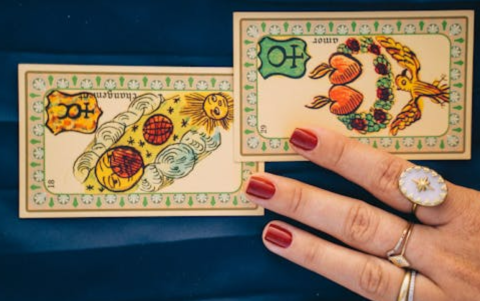 Mercurio retrógrado es un ciclo natural que ocurre 3 o 4 veces al año. No es una rareza, sino un patrón constante en el calendario cósmico.