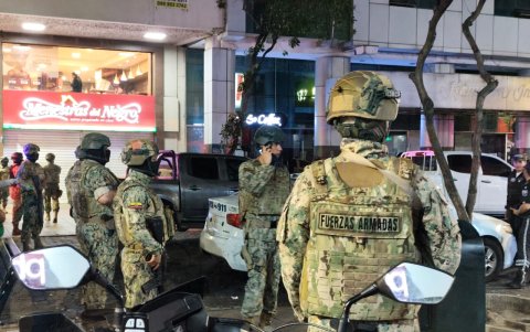 Personal de las Fuerzas Armadas llegó al sitio.