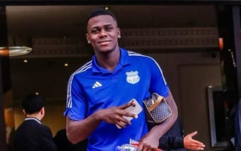 Kevin Mina es uno de los juveniles que salió misteriosamente libre de las formativas del Club Sport Emelec.