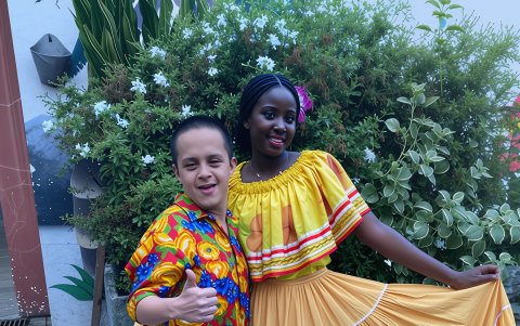 En Perla Verde, la enseñanza artística está ligada a la formación humana: se habla de valores, de memoria, de identidad y de comunidad.